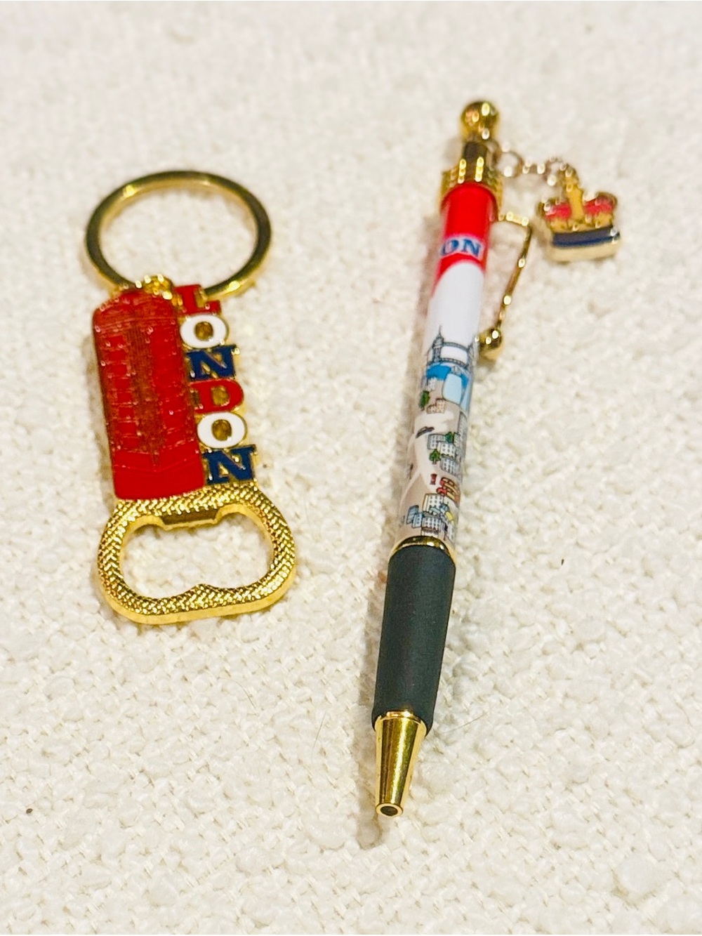 🏙️ London Souvenir Pen & Keychain Gift Set